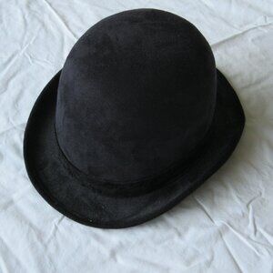 Bowler / derby hat